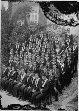 Padre e alunos do Seminário Apostólico São João de Brito