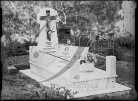 Sepultura de José Luís de Almeida e Domingos de Almeida