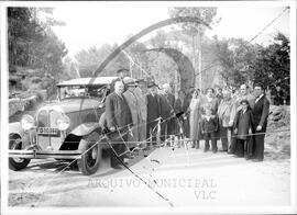 Comendador Luiz Bernardo de Almeida na inauguração da abertura um lanço da estrada nacional n.º 32 até ao rio Teixeira