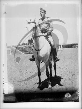 Retrato de militar a cavalo