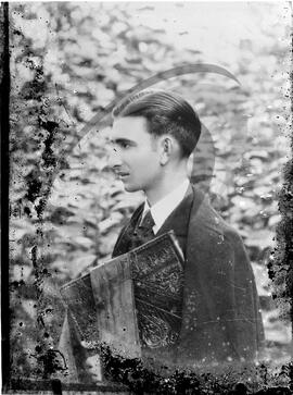 Retrato de estudante universitário