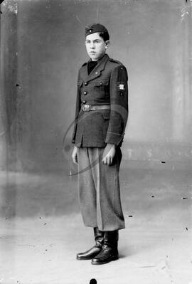 Retrato de jovem da Mocidade Portuguesa