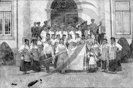 Rancho folclórico e banda de música