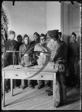 Retrato de grupo com militares