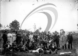 Retrato de grupo em dia festivo
