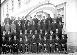 Padre e alunos do Seminário Apostólico São João de Brito