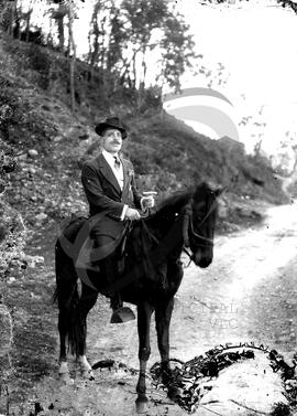 Retrato de homem a cavalo