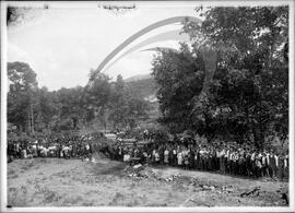 Homenagem do povo de Cepelos ao Comendador Luiz Bernardo de Almeida pela abertura da estrada nacional n.º 32